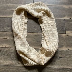 LOFT || Cream Chunky Knit Infinity Scarf